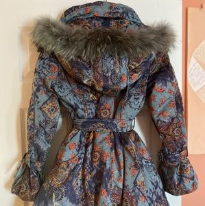 Woman's winter coat/jacket/parka